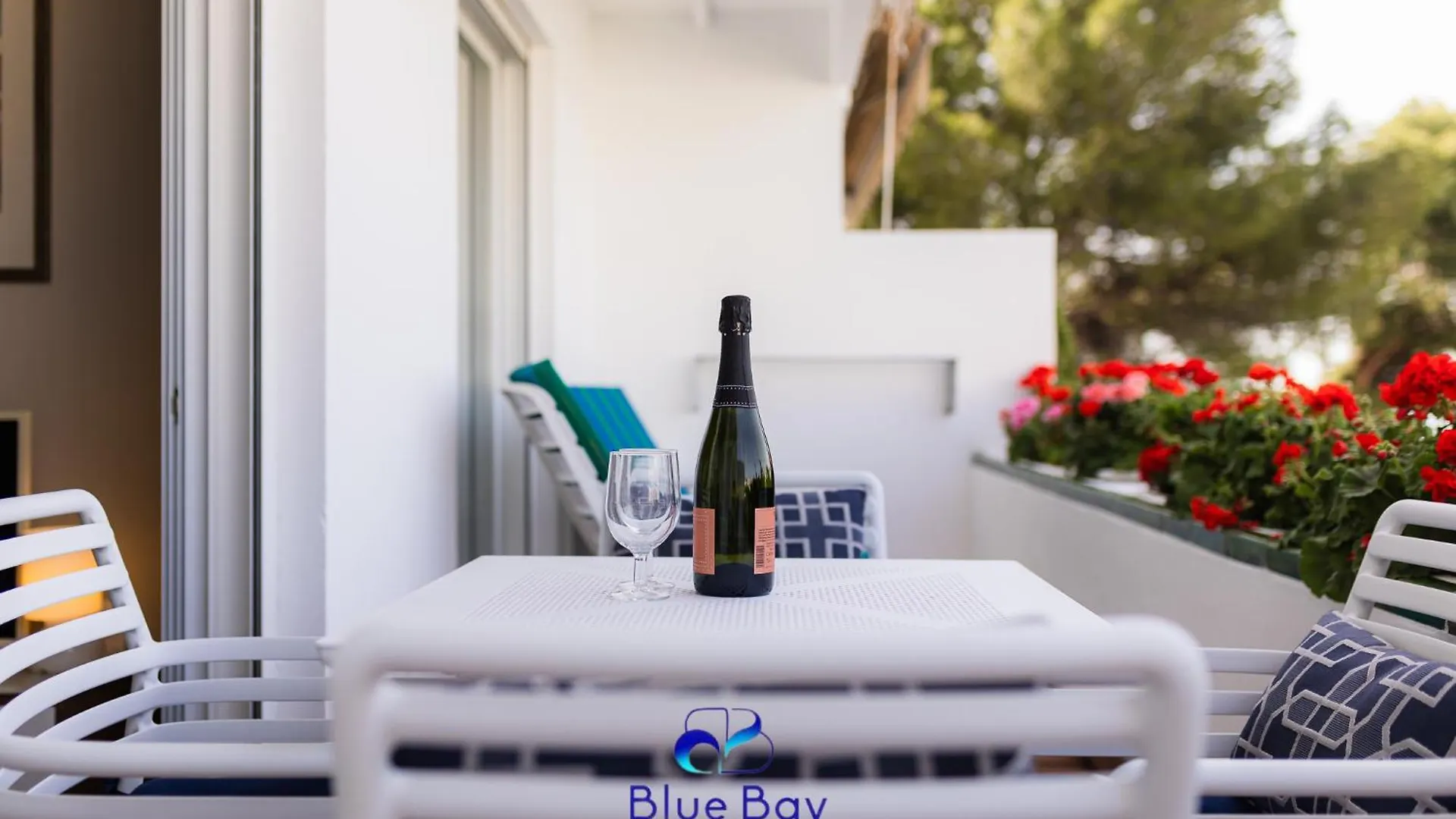 Bliss On The Bay Apartment La Herradura
